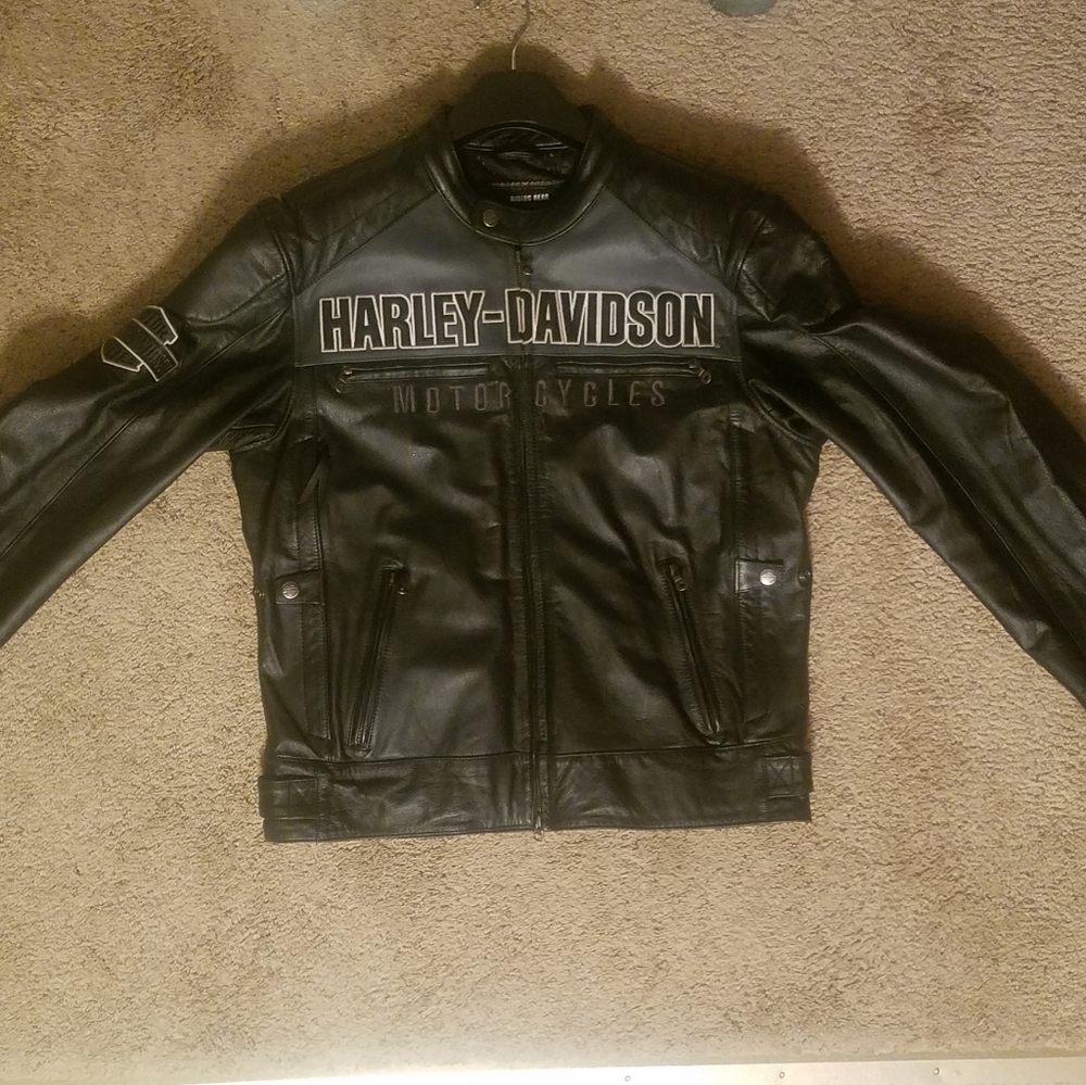 Harley Davidson leather jacket size large